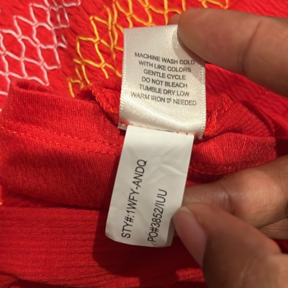 Red Smocked string-strap Top 😍😍😍 - Picture 5 of 5